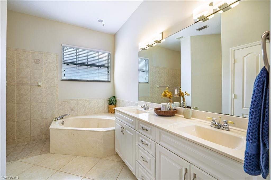 5235 Malvern Ct, Naples, FL 34112 Photo