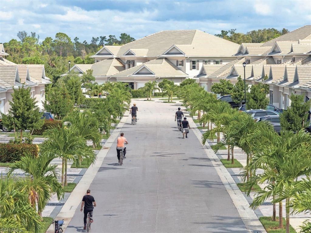 322 Indies Dr W, Unit 101, Naples, FL 34114 Main Photo