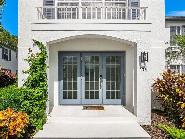 853 Tanbark DR, Unit 201, NAPLES, FL 34108