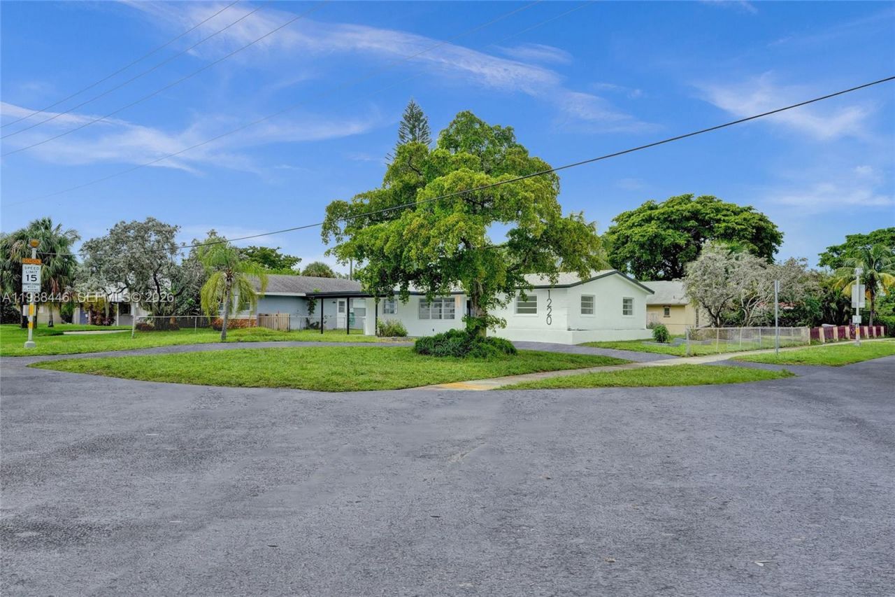 1220 NE 8th St, Pompano Beach, FL 33060 Photo