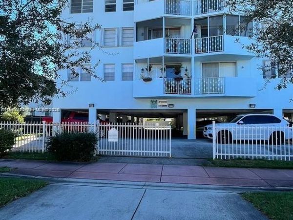 1990 Marseille Dr, Unit 402, Miami Beach, FL 33141
