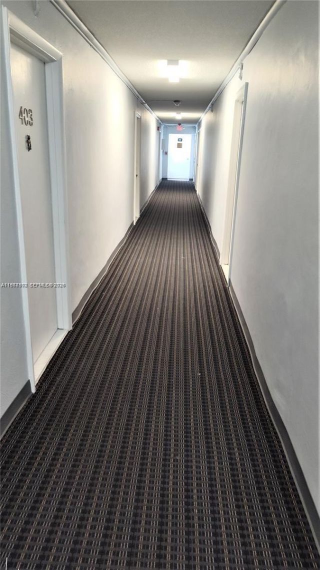 1990 Marseille Dr, Unit 402, Miami Beach, FL 33141 Photo