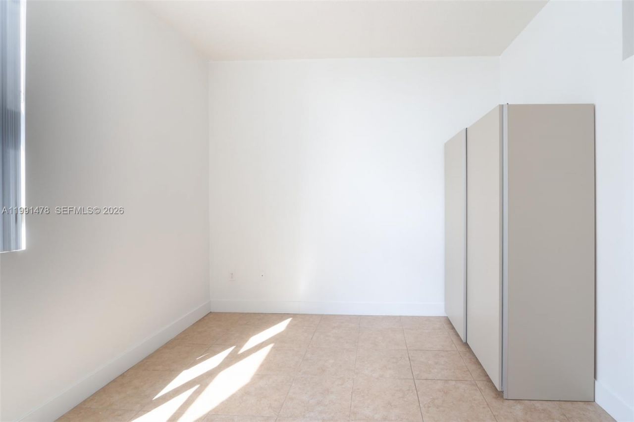 2200 NE 4th Ave , Unit 1002, Miami, FL 33137 Photo