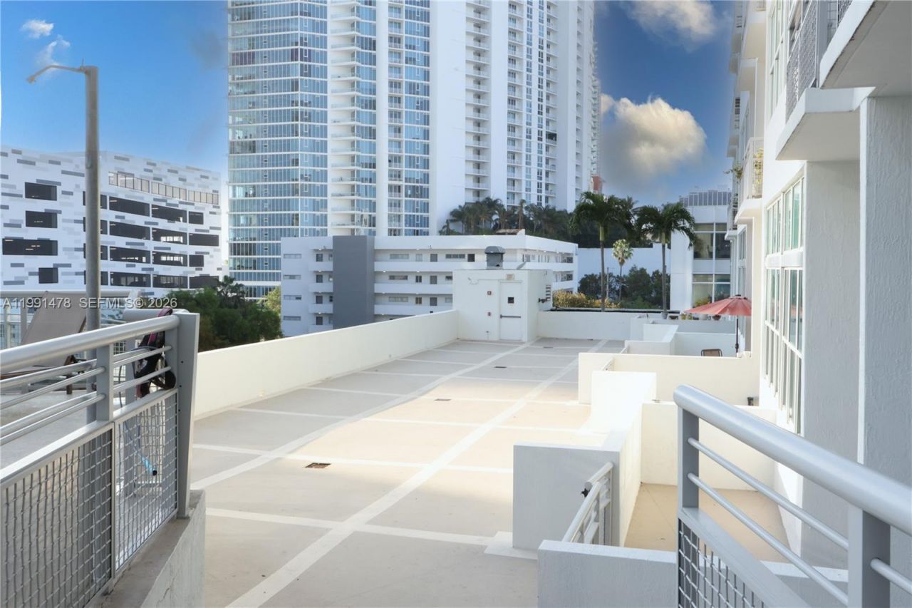 2200 NE 4th Ave , Unit 1002, Miami, FL 33137 Photo