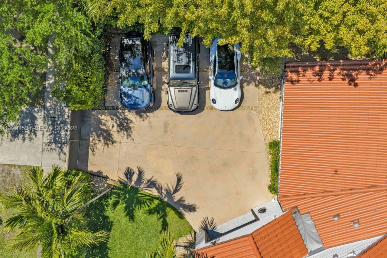 9300 Biscayne Blvd, Miami Shores, FL 33138 Photo