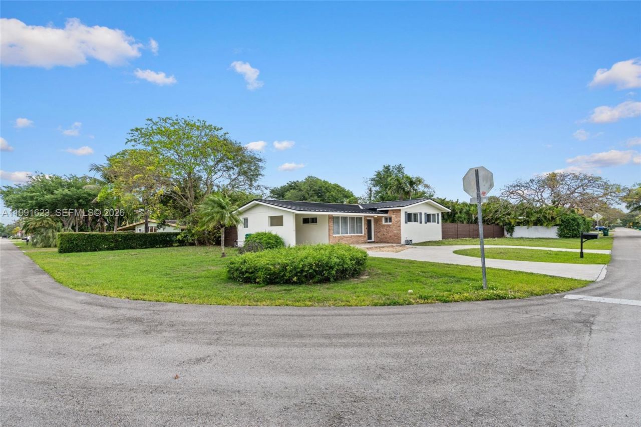 8965 SW 125th Ter , Miami, FL 33176 Photo