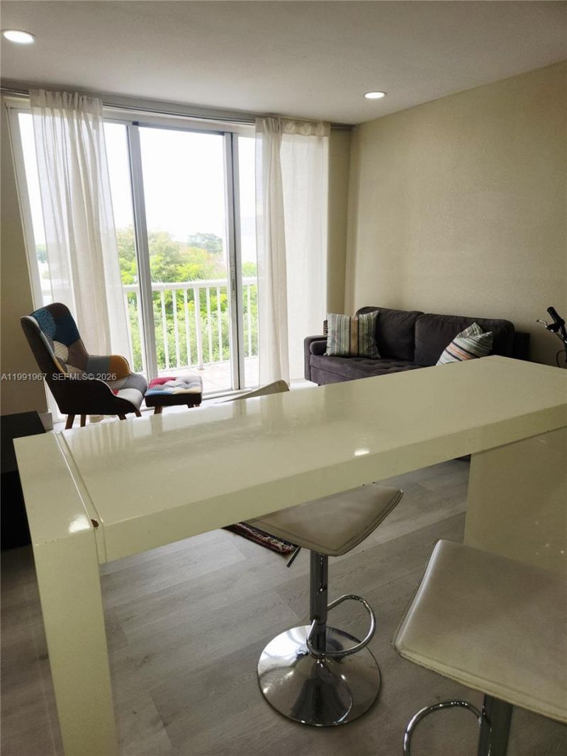 3551 SW 9th Ter , Unit 511, Miami, FL 33135 Photo