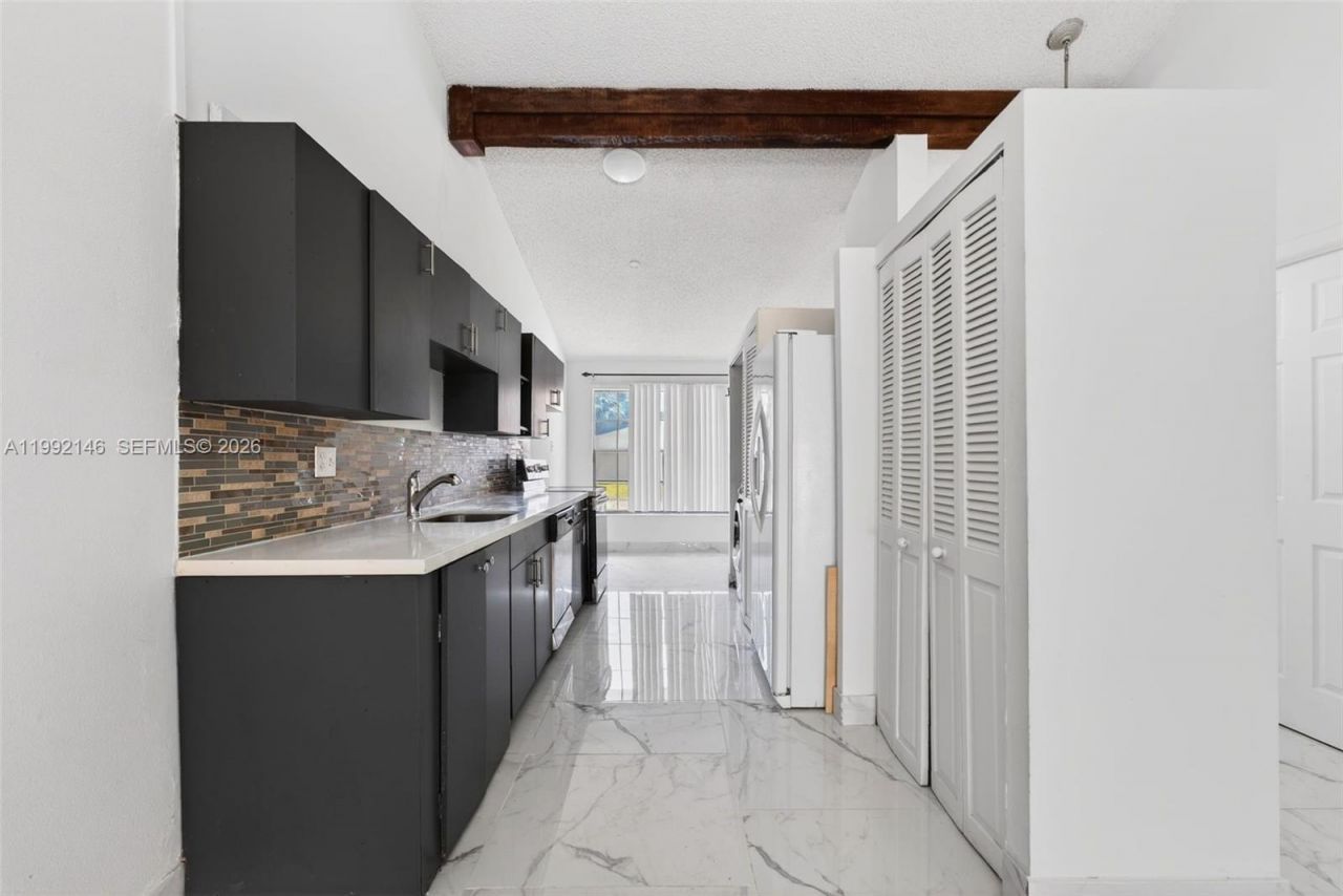 10351 Juniper Ct , Pembroke Pines, FL 33026 Photo