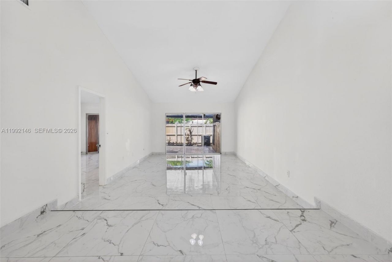 10351 Juniper Ct , Pembroke Pines, FL 33026 Photo