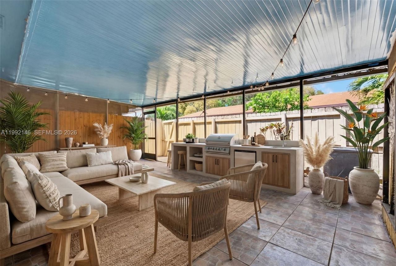 10351 Juniper Ct , Pembroke Pines, FL 33026 Photo