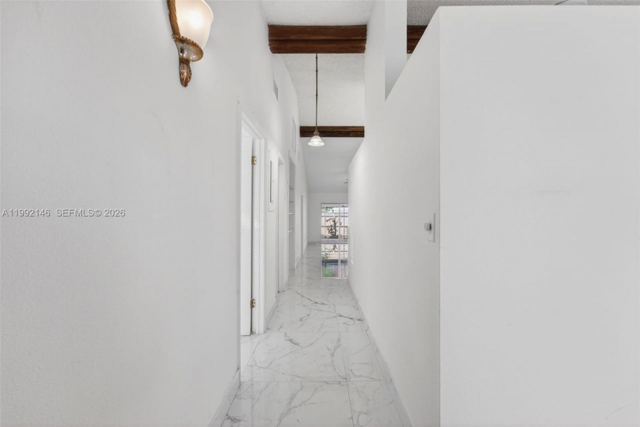 10351 Juniper Ct , Pembroke Pines, FL 33026 Photo