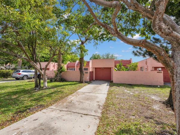 1624 NW 56th Ave, Unit 14, Lauderhill, FL 33313