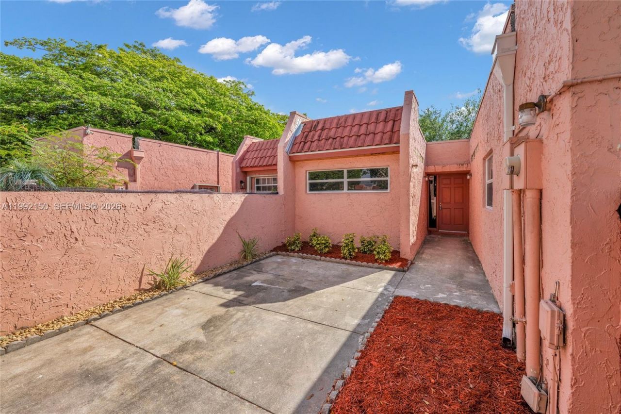 1624 NW 56th Ave, Unit 14, Lauderhill, FL 33313 Photo