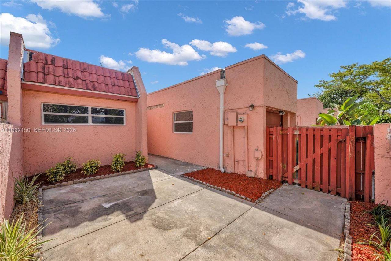 1624 NW 56th Ave, Unit 14, Lauderhill, FL 33313 Photo