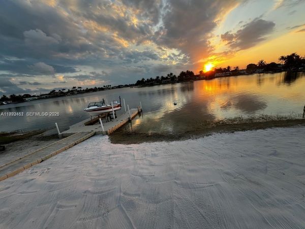 18400 NW 78th Ave , Hialeah, FL 33015