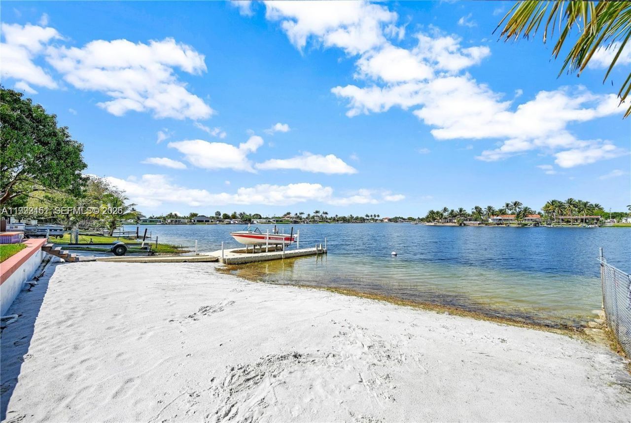 18400 NW 78th Ave , Hialeah, FL 33015 Photo