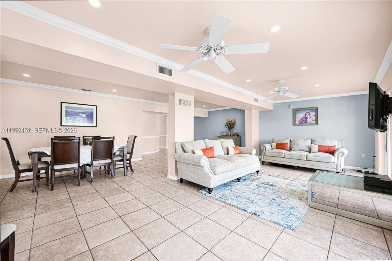 18400 NW 78th Ave , Hialeah, FL 33015 Photo