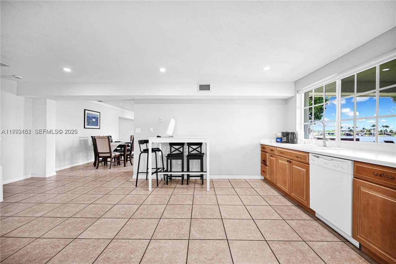 18400 NW 78th Ave , Hialeah, FL 33015 Photo