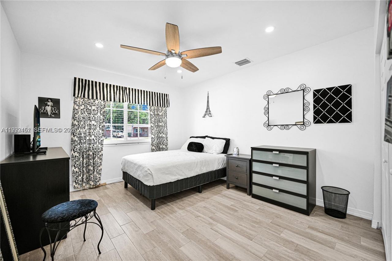 18400 NW 78th Ave , Hialeah, FL 33015 Photo