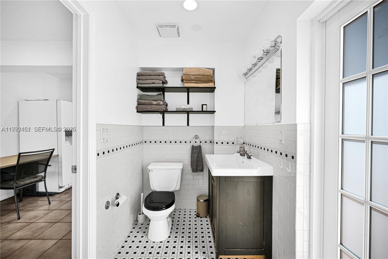 18400 NW 78th Ave , Hialeah, FL 33015 Photo