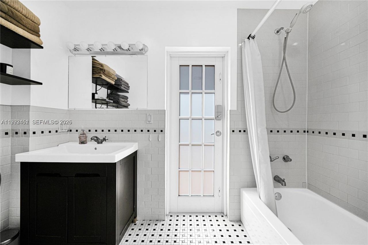 18400 NW 78th Ave , Hialeah, FL 33015 Photo