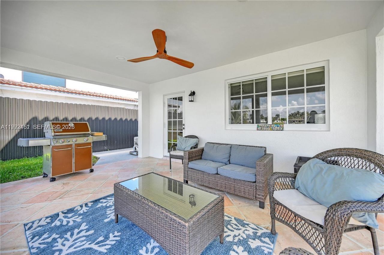 18400 NW 78th Ave , Hialeah, FL 33015 Photo