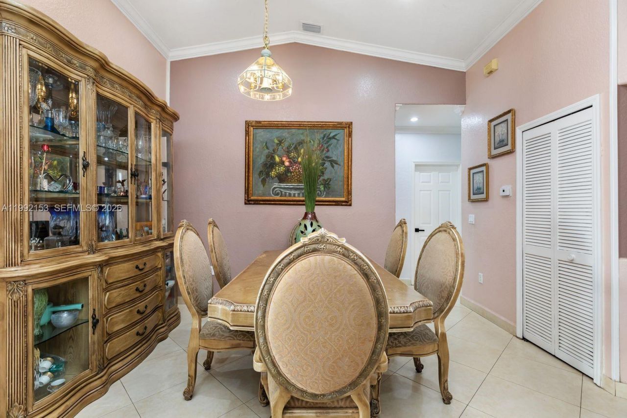 7929 NW 200th Ter, Hialeah, FL 33015 Photo