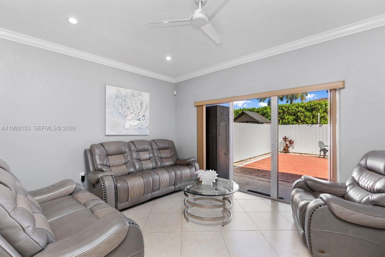7929 NW 200th Ter, Hialeah, FL 33015 Photo