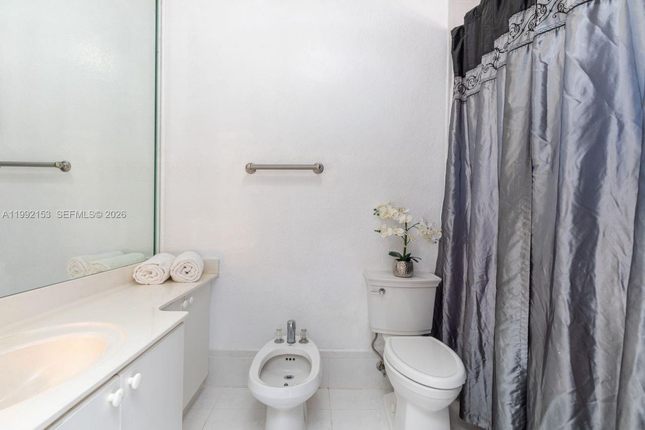 7929 NW 200th Ter, Hialeah, FL 33015 Photo