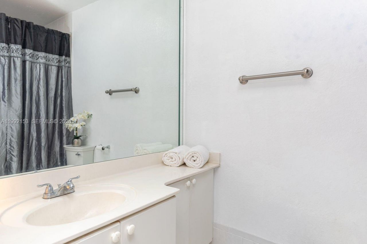 7929 NW 200th Ter, Hialeah, FL 33015 Photo