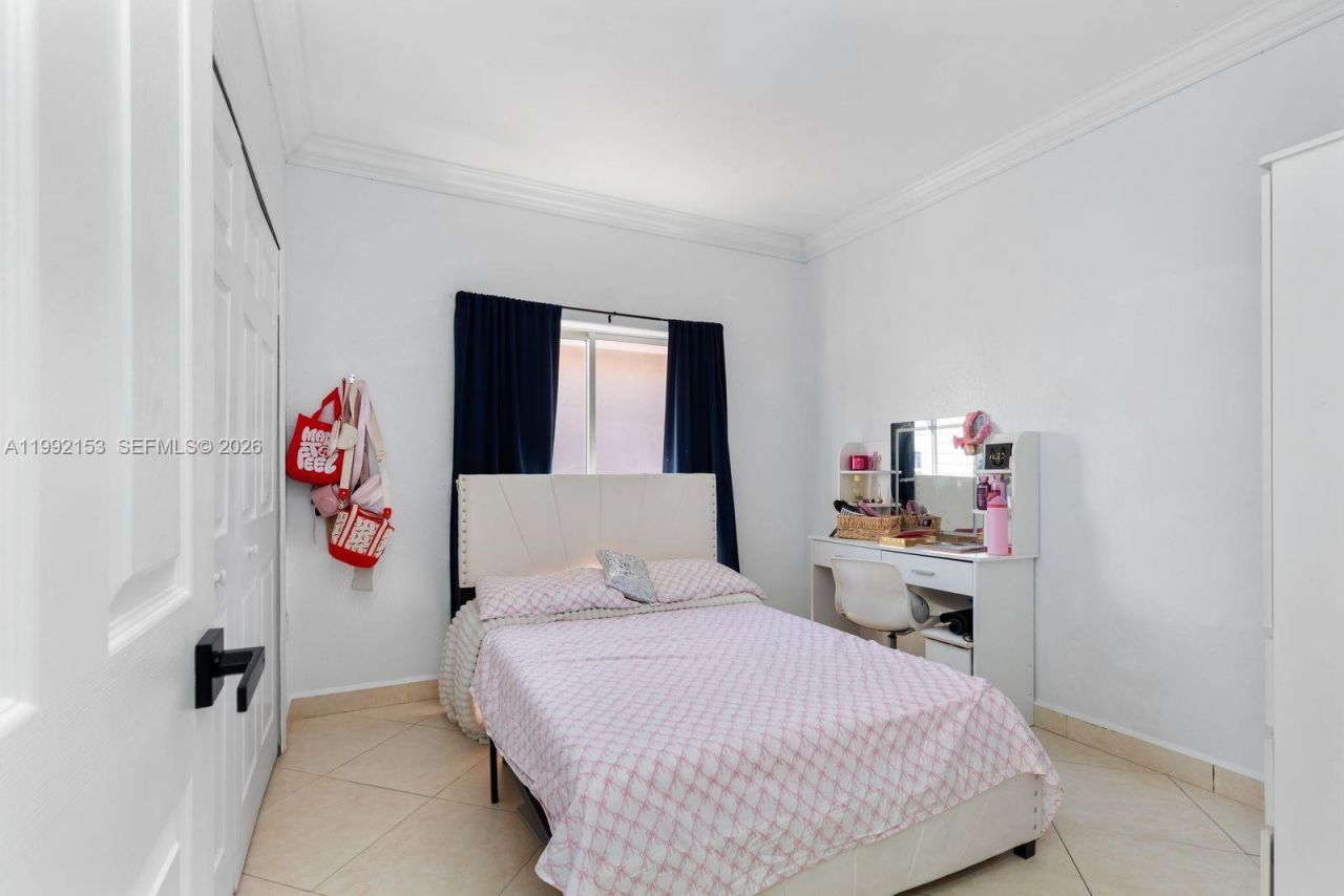 7929 NW 200th Ter, Hialeah, FL 33015 Photo