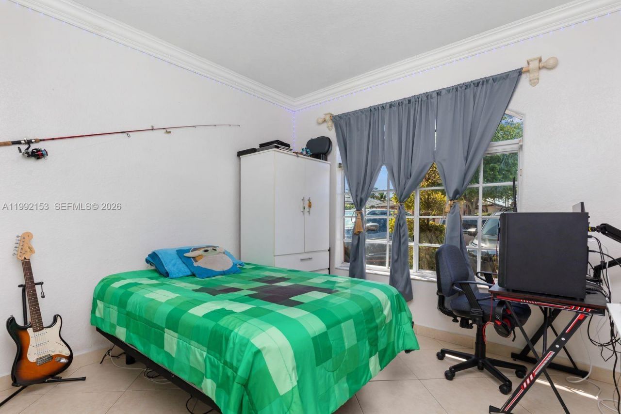7929 NW 200th Ter, Hialeah, FL 33015 Photo