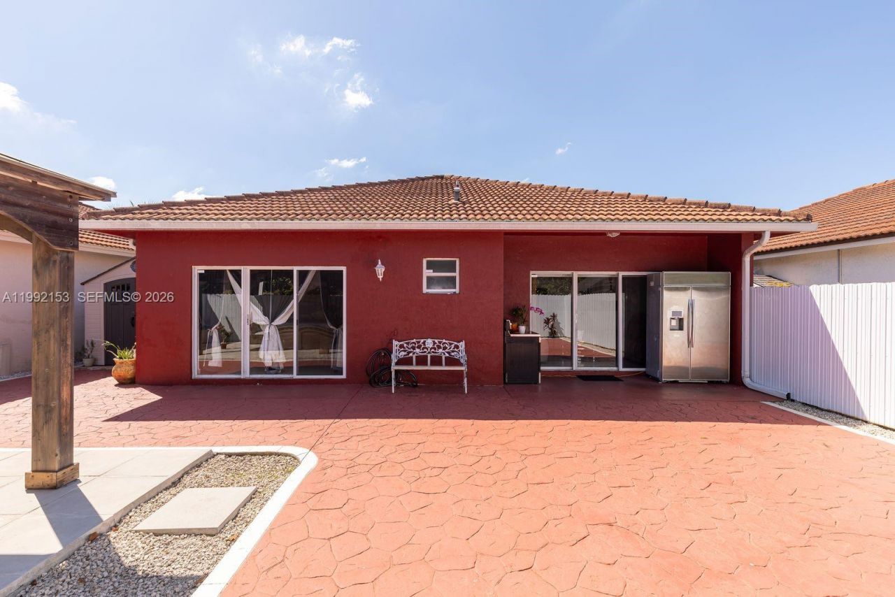 7929 NW 200th Ter, Hialeah, FL 33015 Photo