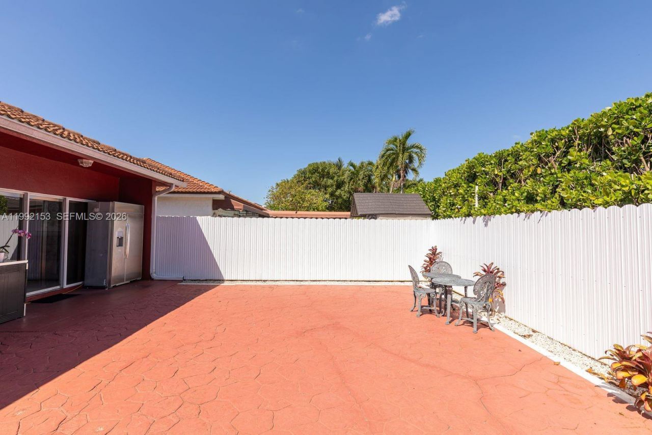 7929 NW 200th Ter, Hialeah, FL 33015 Photo