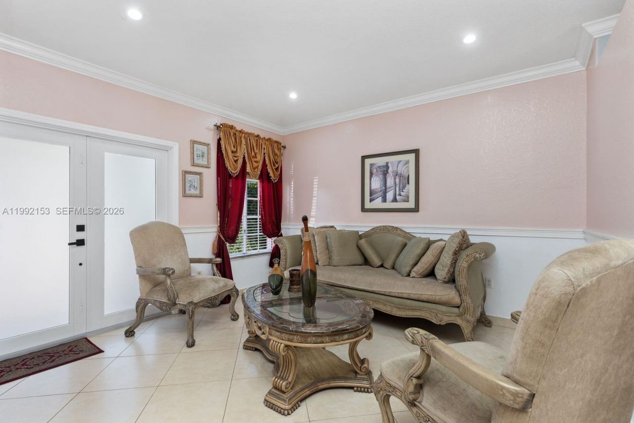 7929 NW 200th Ter, Hialeah, FL 33015 Photo