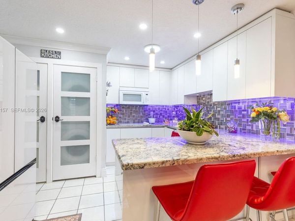 1261 W 43rd Pl, Hialeah, FL 33012