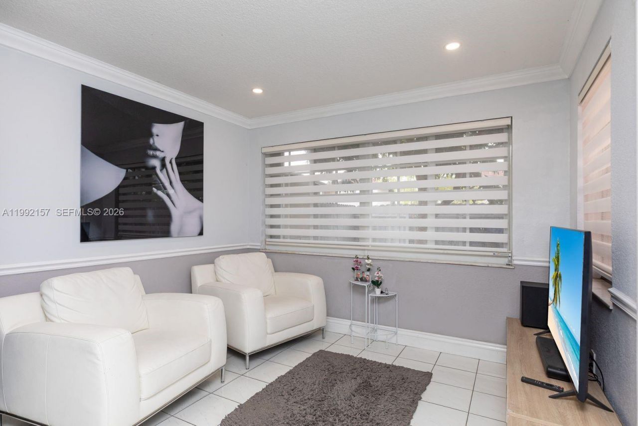 1261 W 43rd Pl, Hialeah, FL 33012 Photo