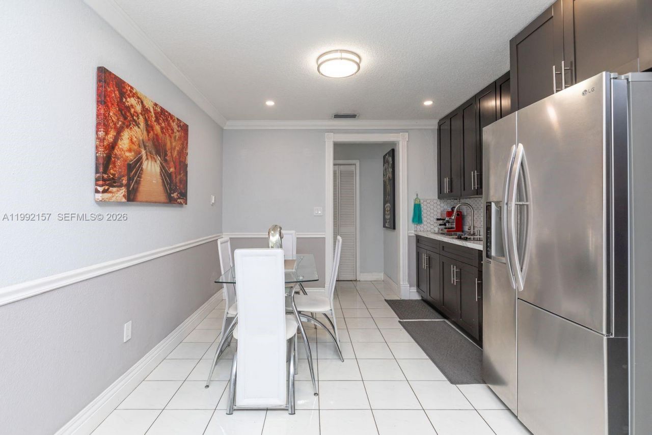 1261 W 43rd Pl, Hialeah, FL 33012 Photo