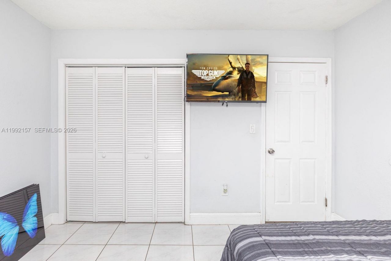 1261 W 43rd Pl, Hialeah, FL 33012 Photo