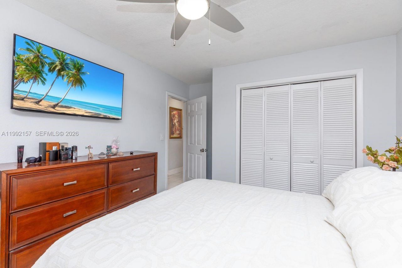 1261 W 43rd Pl, Hialeah, FL 33012 Photo