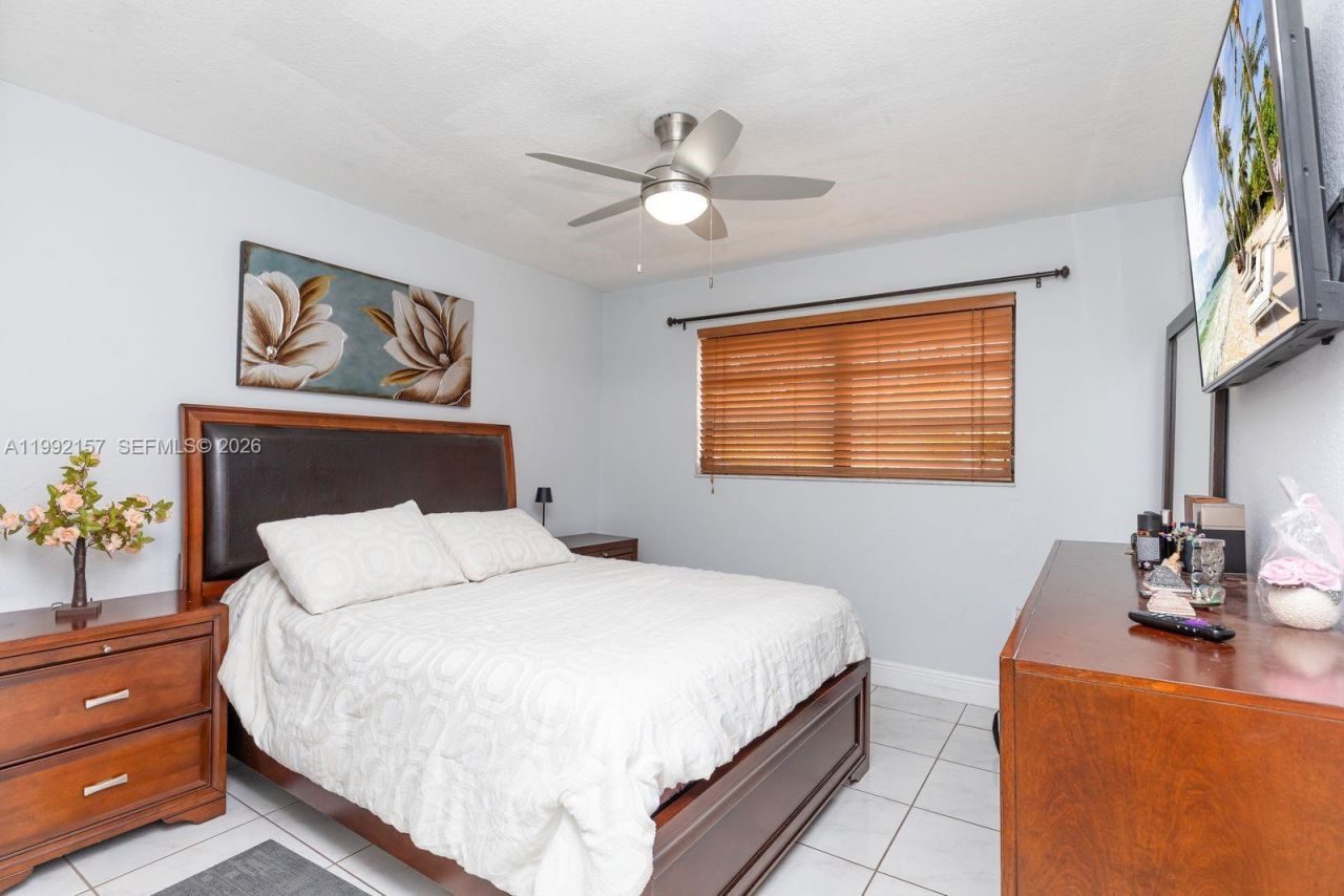 1261 W 43rd Pl, Hialeah, FL 33012 Photo