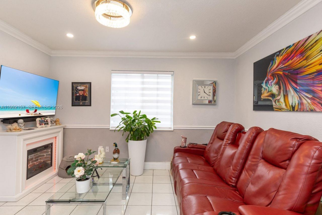 1261 W 43rd Pl, Hialeah, FL 33012 Photo