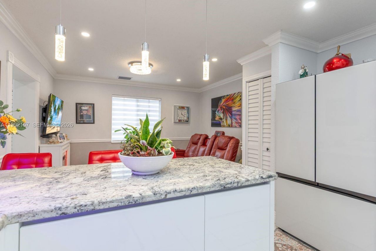 1261 W 43rd Pl, Hialeah, FL 33012 Photo