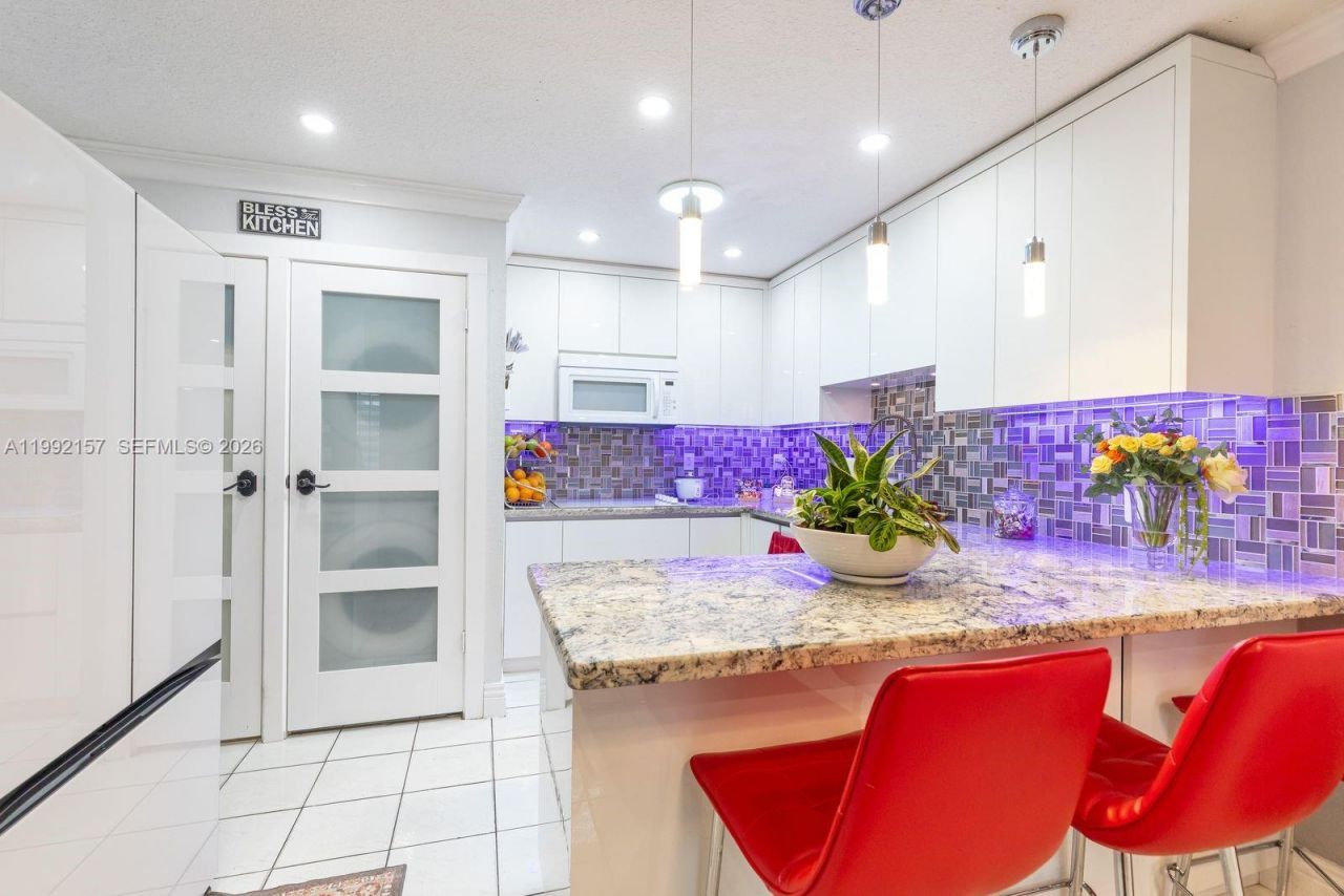 1261 W 43rd Pl, Hialeah, FL 33012 Photo