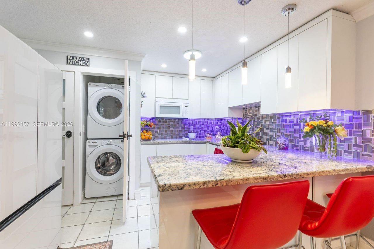 1261 W 43rd Pl, Hialeah, FL 33012 Photo