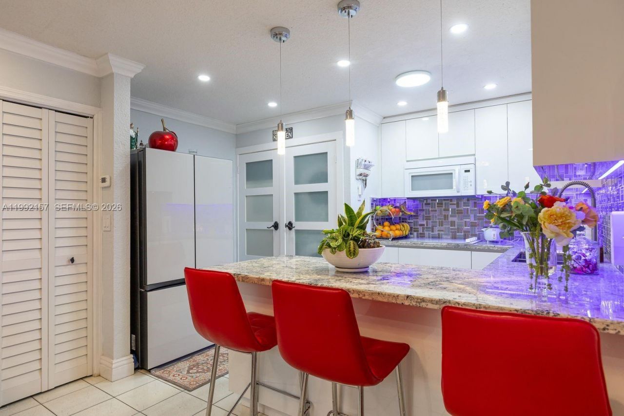 1261 W 43rd Pl, Hialeah, FL 33012 Photo