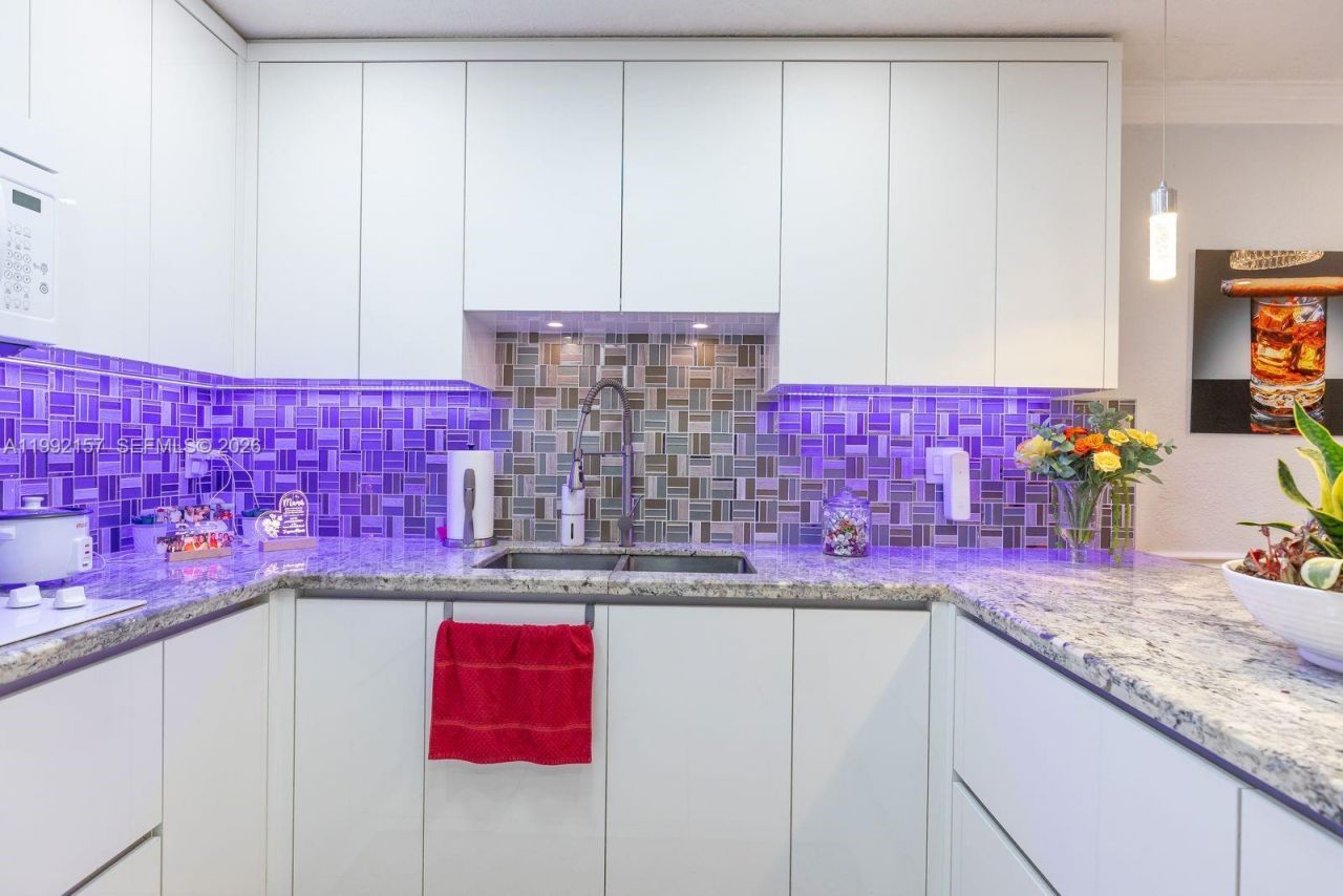 1261 W 43rd Pl, Hialeah, FL 33012 Photo