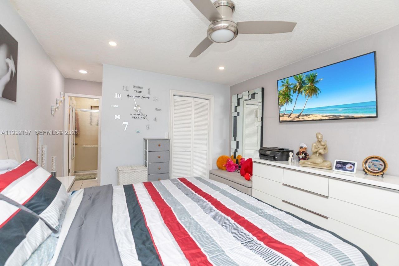 1261 W 43rd Pl, Hialeah, FL 33012 Photo