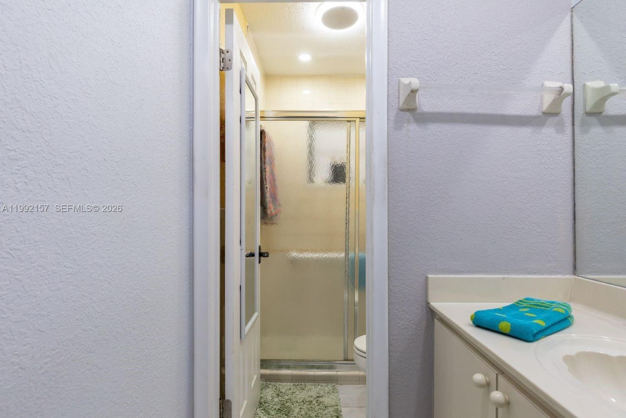 1261 W 43rd Pl, Hialeah, FL 33012 Photo