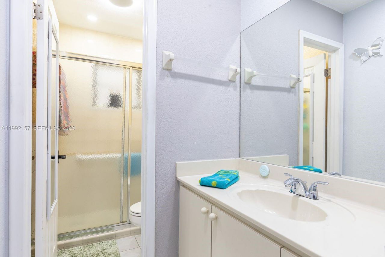 1261 W 43rd Pl, Hialeah, FL 33012 Photo